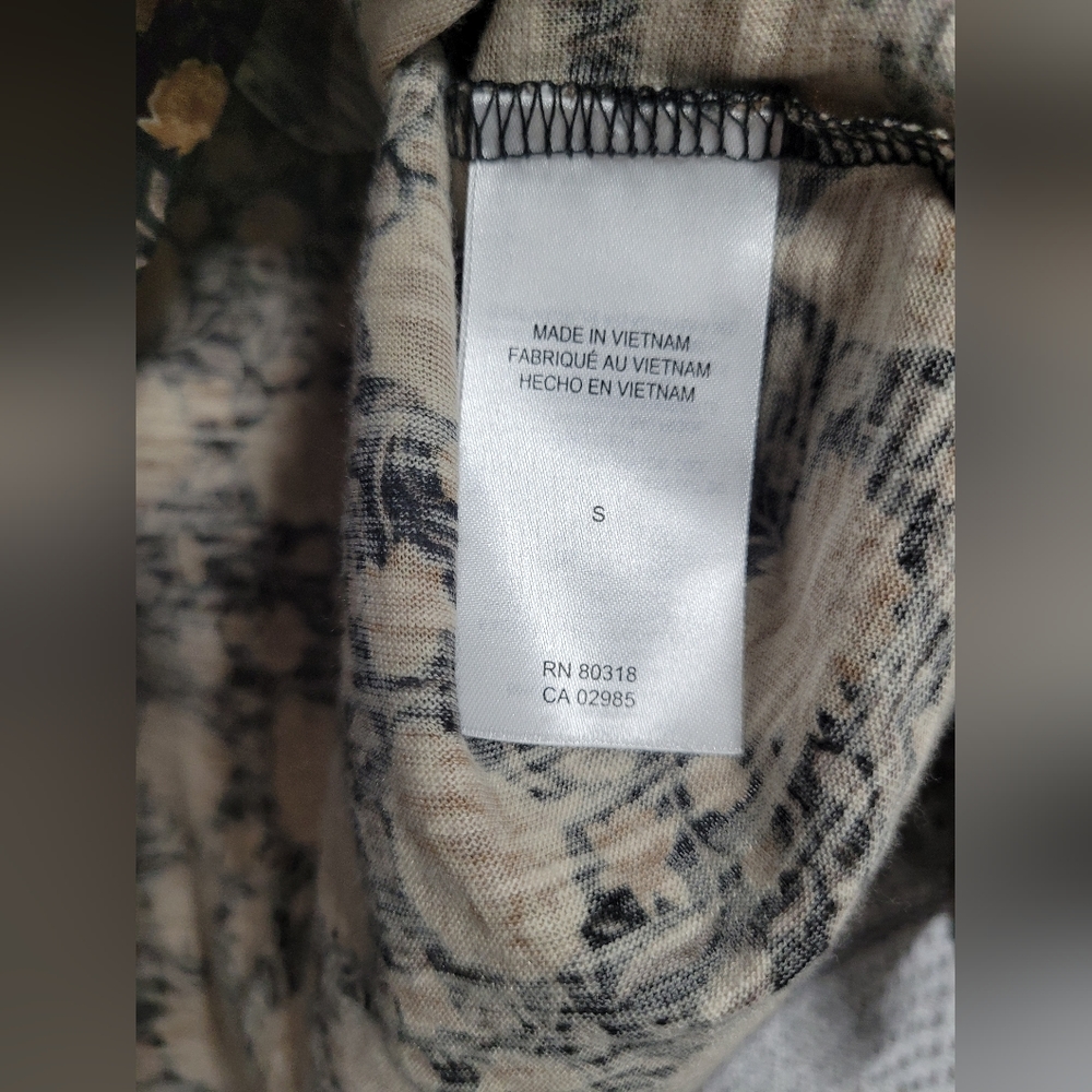 Lucky Brand Cream Floral Long Sleeve Blouse Size Small/Petite - Picture 7 of 7